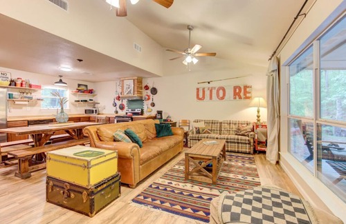 Riverside Cabin | Creekside Cabin 38
