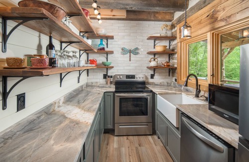 Lenoir Cabin | Creekside Cabin, located just minutes from Blowing Rock!