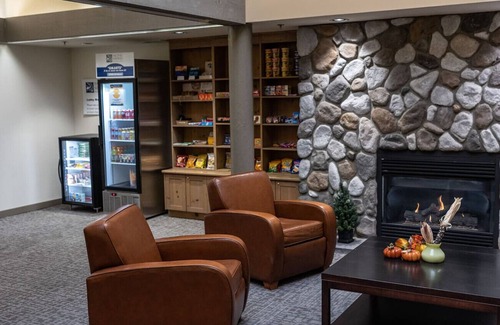 Regional District of Nanaimo Apartment | Creekside Calm by the Flowing Creek Condo B