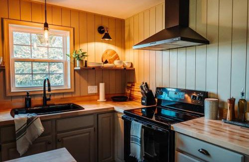 Haywood House | Creekside Cottage