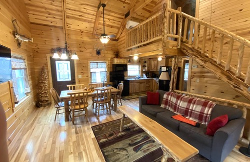 Waterville Cabin | Creekside cottage