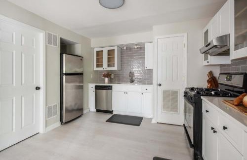 Inman Park Apartment | Creme Carmel