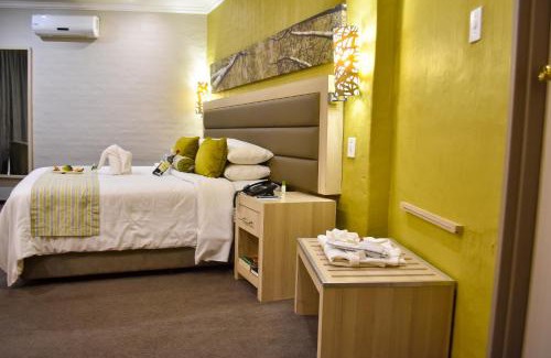 Francistown Hotel | Cresta Marang Gardens Hotel