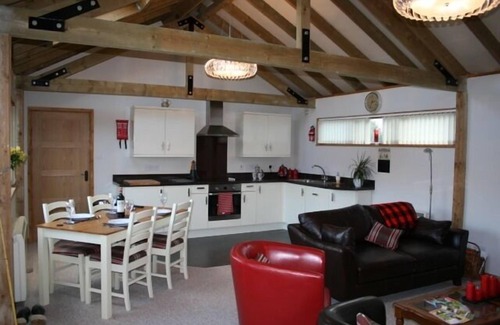 Crockerton Ski Chalet | Crockerton Lodge - Village Holiday Let close to Longleat House & Safari Park