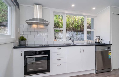 Dunedin Villa | Crosby street- Magic on Mornington