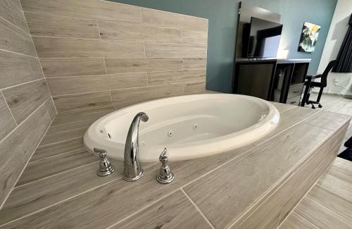 Barrett Hotel | Crosby Travel Lodge and RV Park