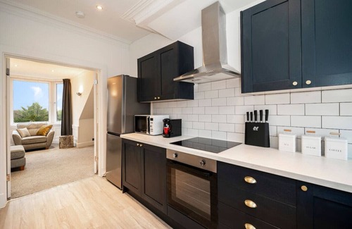 Paisley Apartment | Cross Road Apartment