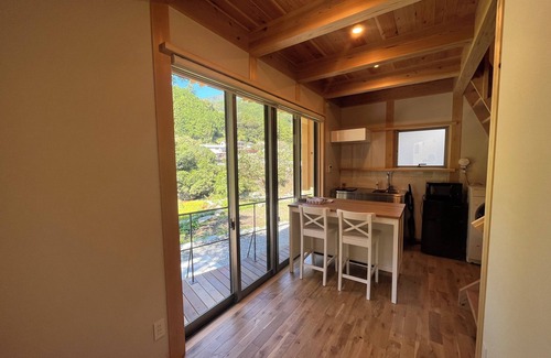 Otoyo Cabin | CrossFit Otoyo Strength TINY HOUSE