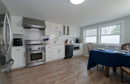 Croton-on-Hudson Apartment | 'Croton Quarters' - Comfortable Apt with Modern Amenities near Food, NYC Close!