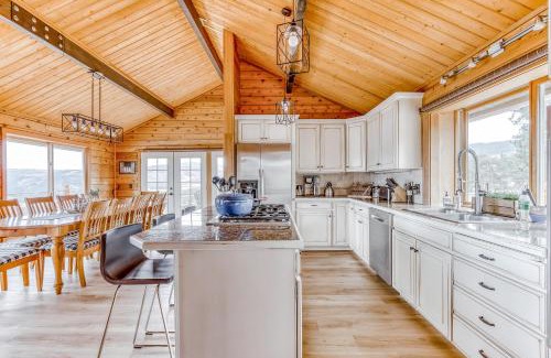 The Dalles House | Crow's Nest
