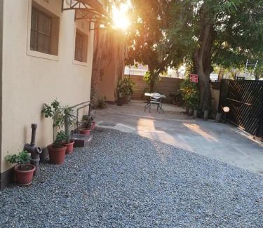 Francistown House | Crown Bed & Breakfast