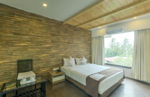 Panvel Hotel | Crown Inn