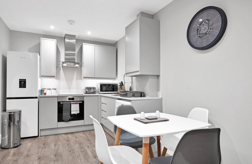 Shepperton Apartment | Crown Place 2 & 3 Bedroom Luxury Apts