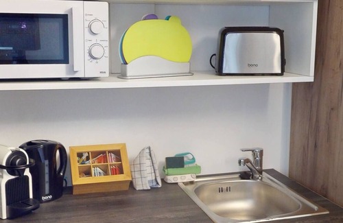 Dornbirn Apartment | Crown Studio Dornbirn - Terrasse - Parkplatz