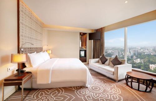 Gulshan Hotel | Crowne Plaza Dhaka Gulshan by IHG