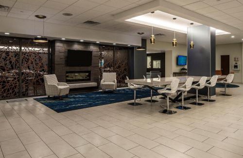 Bethel Park Hotel | Crowne Plaza Hotel and Suites Pittsburgh South by IHG
