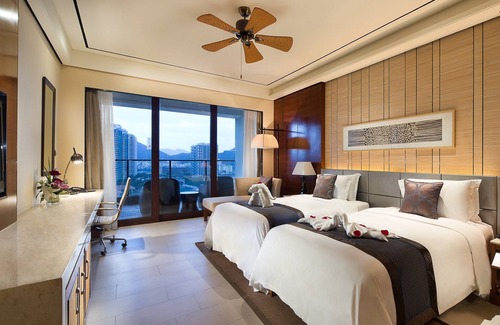 Jiyang Hotel | Crowne Plaza Sanya City Center by IHG