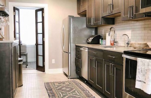 Old City Apartment | Cru Loft in the Heart of Downtown Knox