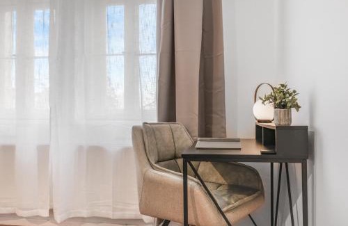 Antonviertel Apartment | Cruwzo - Modern Centrally Located Apartment with Parking