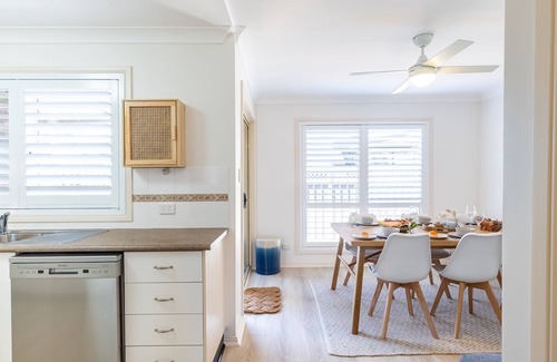 Fingal Bay House | Crystal by the Bay , 5/4-6 Crystal Cl - air conditioned, Wi-Fi and close to the beach