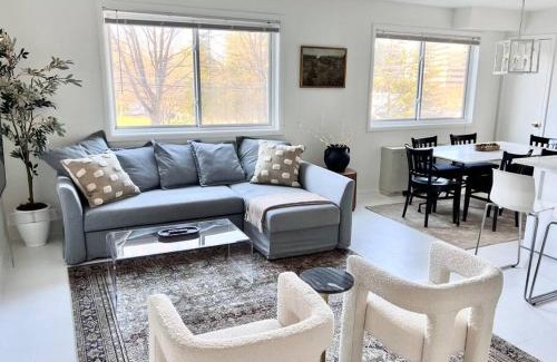 Aurora Highlands Apartment | Crystal City Boutique Flats 2BR - Free Parking 2878
