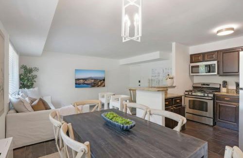Aurora Highlands House | Crystal City Charm 2BR Free Parking 104