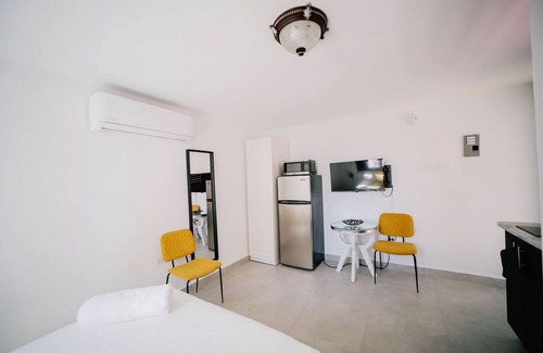 Sagrado Corazon Apartment | CS6- Open Space Colonial Studio -Sleeps 2