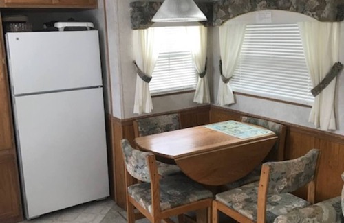 Lindell Beach House | CULTUS LAKE TIME