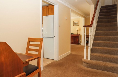 Crediton Cottage | CULVER COURT COTTAGE, pet friendly, with hot tub in Crediton