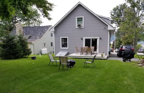 Frankford Cottage | Culver Lake Beach House is steps away from beautiful Beach