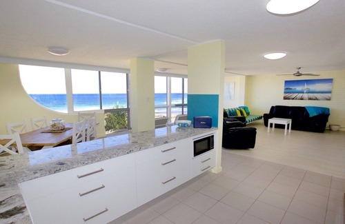 Kings Beach Apartment | Culverston Unit 15 Kings Beach QLD
