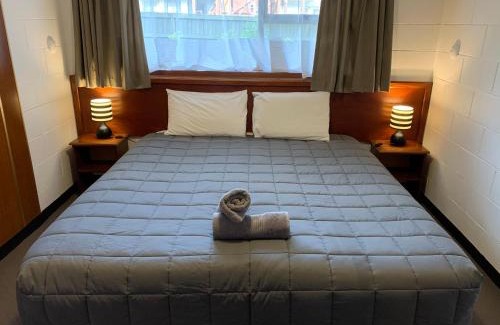 North Dunedin Hotel | Cumberland Motel