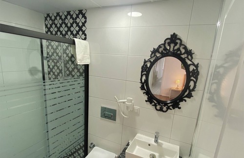 Mithatpasa Hotel | Cunda Kordon Otel