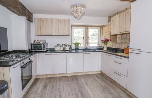 Shipley Cottage | CUNLIFFE HOUSE, pet friendly, luxury holiday cottage in Shipley