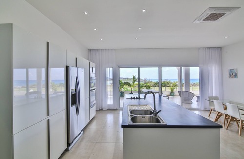 Maho Apartment | Cupecoy Beach Club