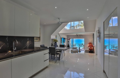 Maho Apartment | Cupecoy Beach Club