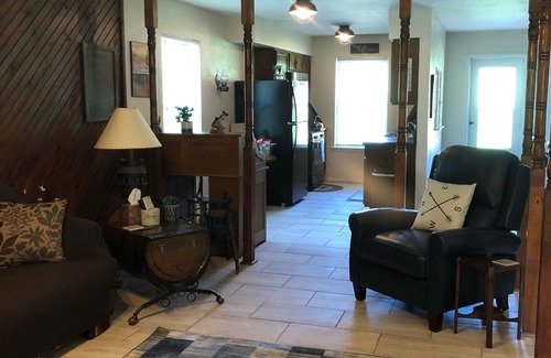 Kay County House | Curlee’s Cabin by Kaw Lake