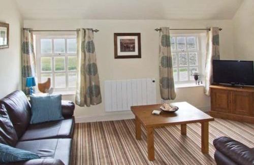Longnor House | Curlew Cottage