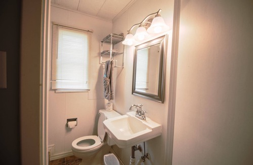 Van Buren Hotel | Current River Inn