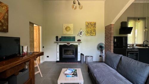 Malnate Apartment | Curt da Beta - Casa vacanze con giardino, in Corte del XVIII secolo