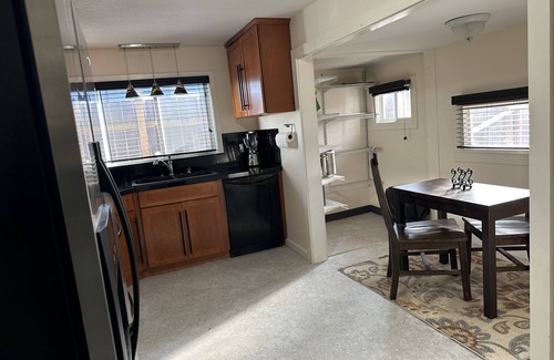 McLoughlin Cottage | Cute 2 bed Bungalow in the heart of Oregon City