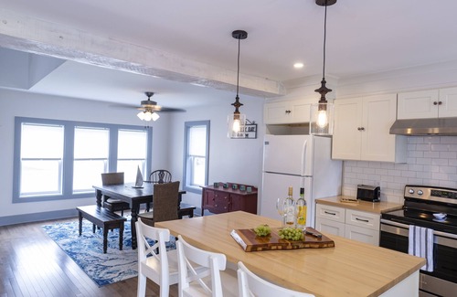 St. Andrews House | Cute 3 Bedroom House 100yards to Downtown