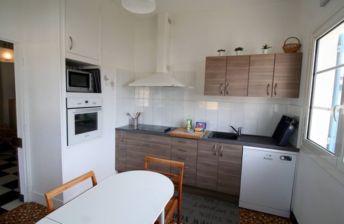 Hourtin-Plage House | Cute and nicely furnished house with garden, 300m from the ocean beach