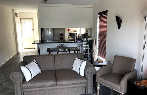 Parklands Apartment | Cute & Bright Apartment in Parklands