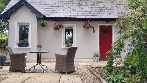 Crosreagh House | Cute cottage for weekend getaway