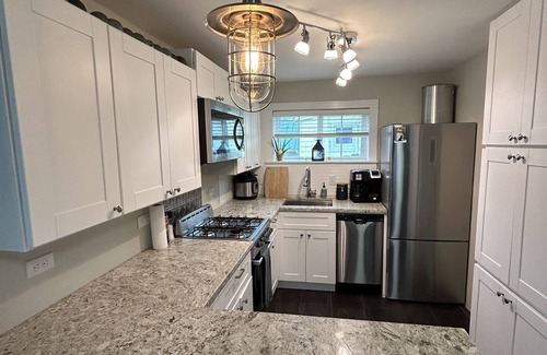 Rockaway Beach Cottage | Cute Cottage walking distance to 7 miles of beach - Dogs welcome!