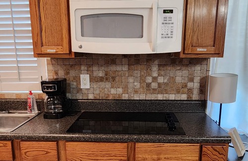 Winter Haven House | Cute & Cozy 1 bedroom guesthouse located in Winter Haven FL