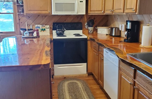 Groton Cottage | Cute, cozy cottage near lakes, rock climbing, restaurants, trails and fishing.