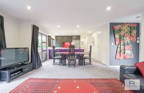 Kohimarama Apartment | Cute Home in Kohi near beach