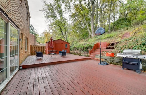 Mount Lebanon House | Cute Home with Patio about 7 Mi to Dtwn Pittsburgh
